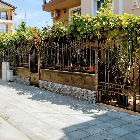 Dracena Πανσιόν 3*