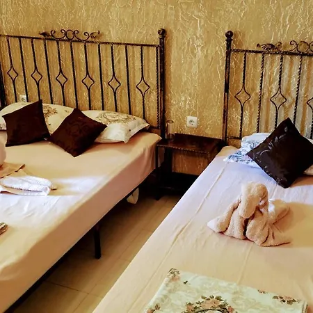 Gæstehus Dracena 3*